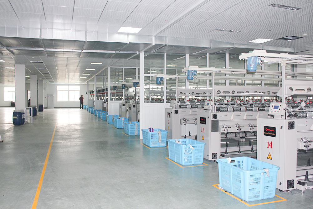 筒子纱络筒车间